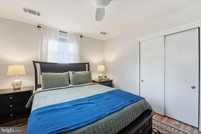 Building Photo - 7001 Arbor Ln