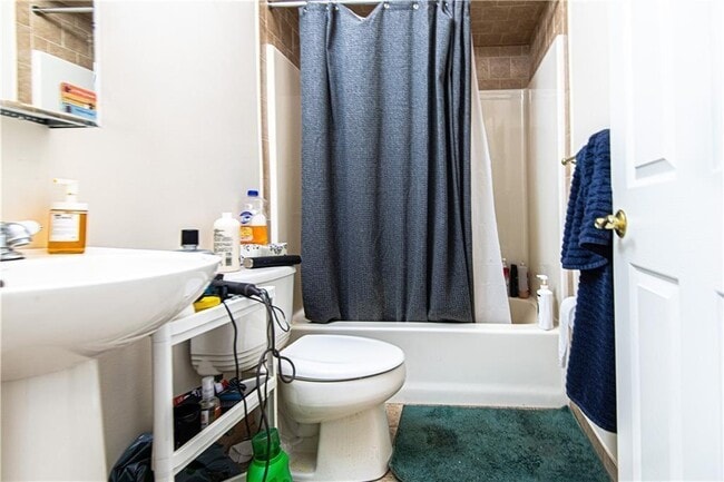 Building Photo - 200 Roger Williams Ave