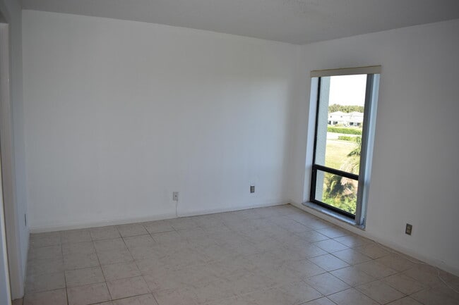 Building Photo - 3000 Presidential Way