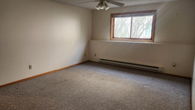 Building Photo - 779 9th St SE