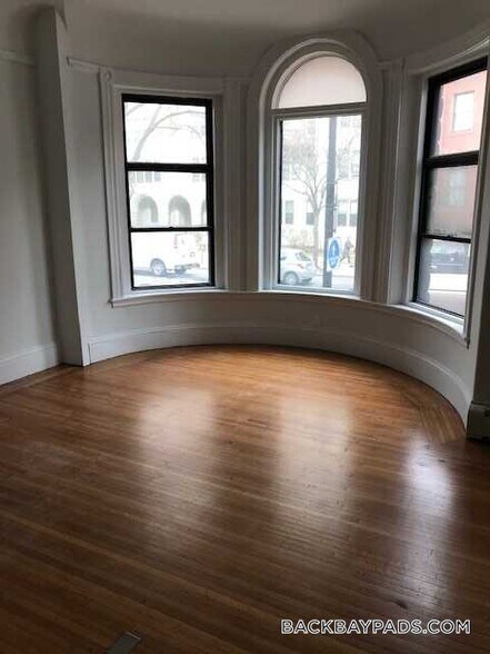 Building Photo - 499 Beacon St