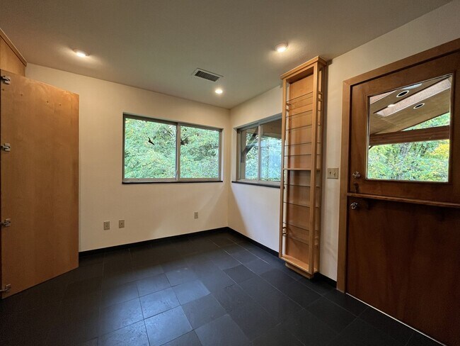 Building Photo - Charming Portland Home with Garden Oasis, ...