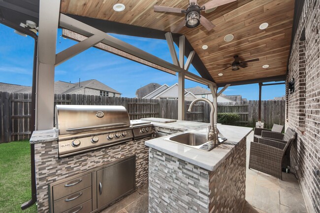 Building Photo - 6110 Dovetail Cliff Ct