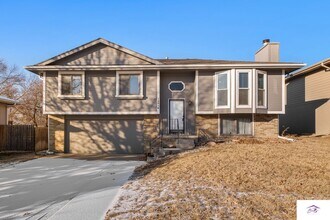 Building Photo - AVAILABLE NOW!