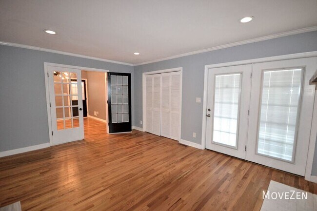 Building Photo - 23 Beauregard Dr