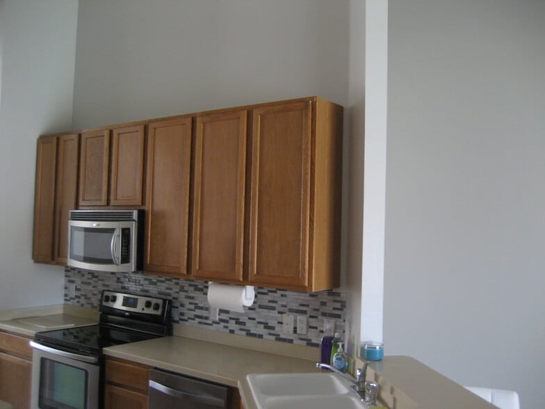 Kitchen 2 - 3924 Hollow Crossing Dr