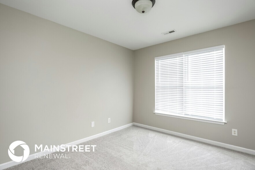 Building Photo - 5902 Laurel Creek Ct