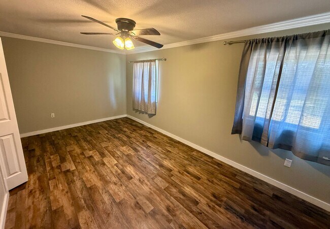 Building Photo - 3708 Fielder Dr