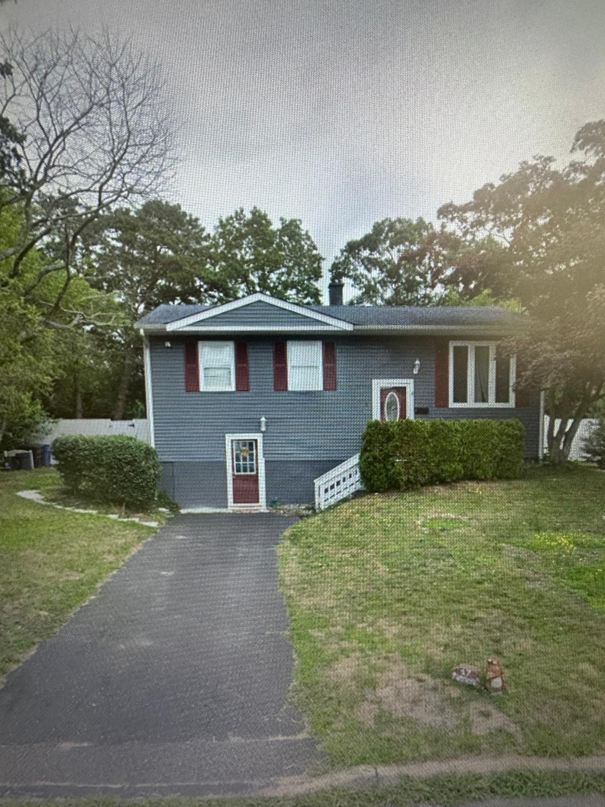 Building Photo - 17 Patricia Rd
