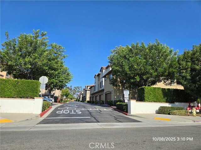 Building Photo - 17871 Shady View Dr