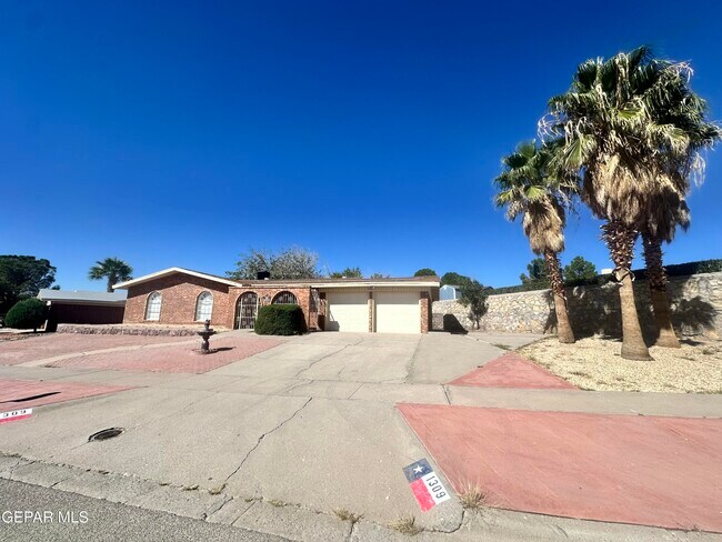 Building Photo - 1309 Lonewood Dr