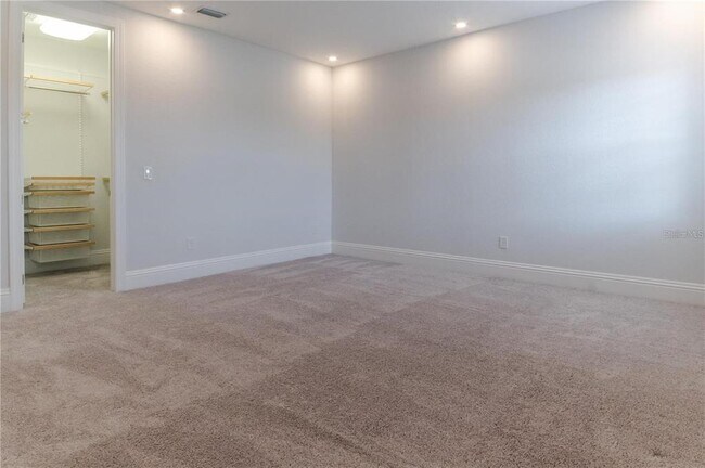 Building Photo - 13125 Casabella Dr