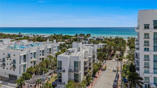 Building Photo - 7700 Collins Ave
