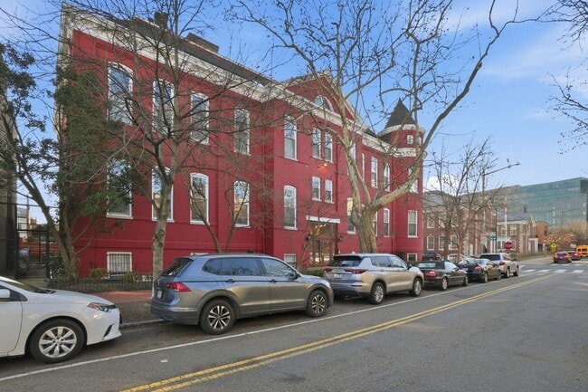 Building Photo - Charming Historic Capitol Hill Loft | 1 BR + Lofted Bedroom
