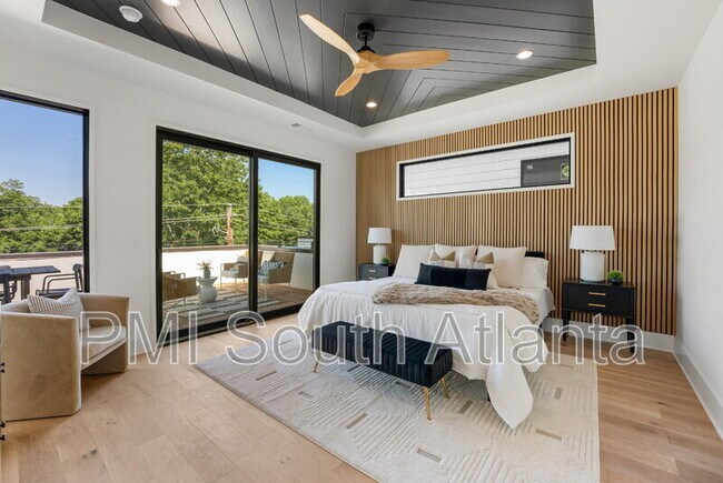 Building Photo - 194 E Lake Terrace SE