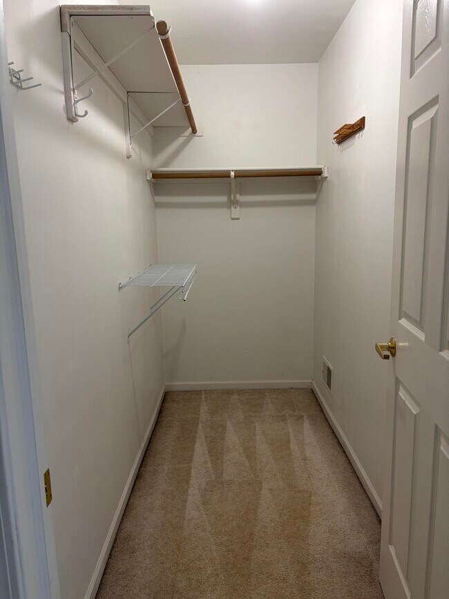 Building Photo - 4171 Inglewood Dr