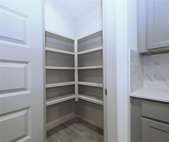 Building Photo - 1702 Windway Ct