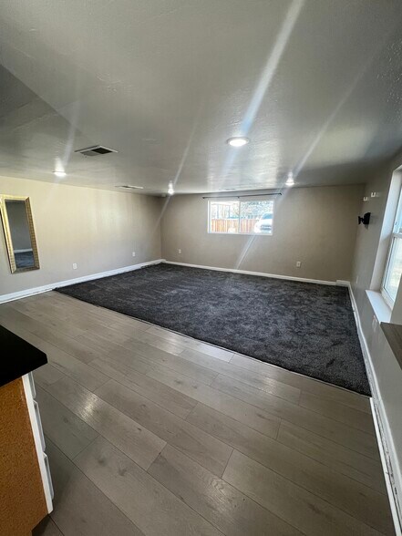 Building Photo - 3034 6th St