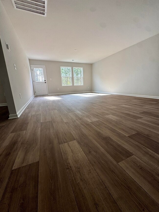 Building Photo - 1735 King Oaks Lp