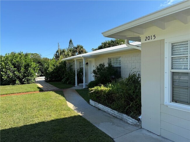 Building Photo - 2015 15th Ln