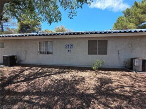 Building Photo - 2121 Chertsey Dr