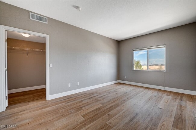 Building Photo - 855 N Stephanie St