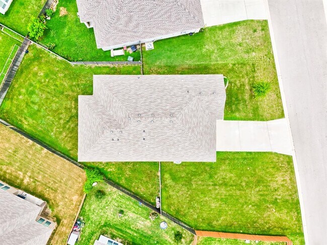 Building Photo - 717 Friar Tuck Dr