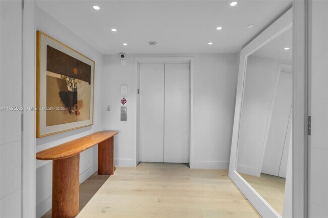 Building Photo - 430 Grand Bay Dr