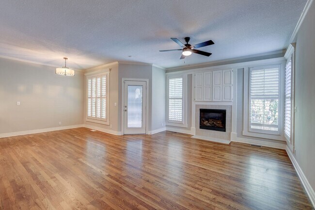 Building Photo - {14400} Somerset Brooke + Beautifully Upda...