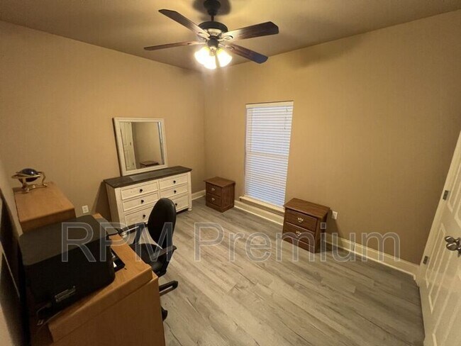 Building Photo - 4000 Mchugh Rd