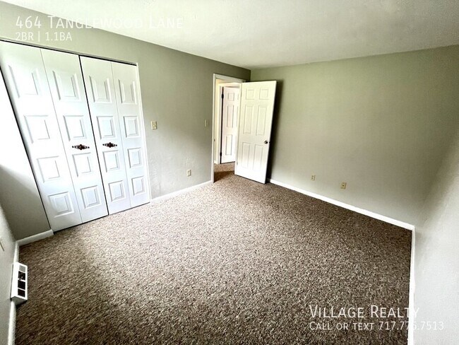Building Photo - 464 Tanglewood Ln