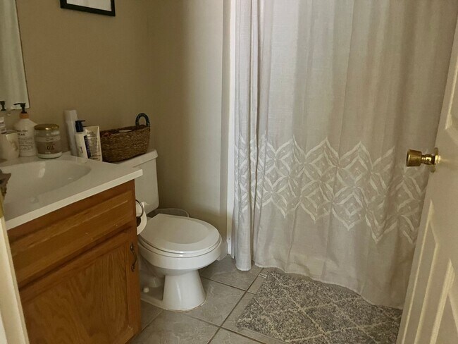 Building Photo - Cute 2 Bed/1.5Bath Home in the Heart of We...