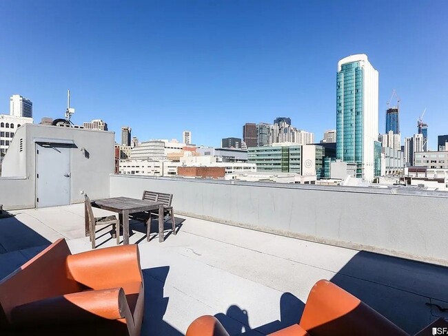 Building Photo - Soma 1x1.5 oversized loft with parking and laundry