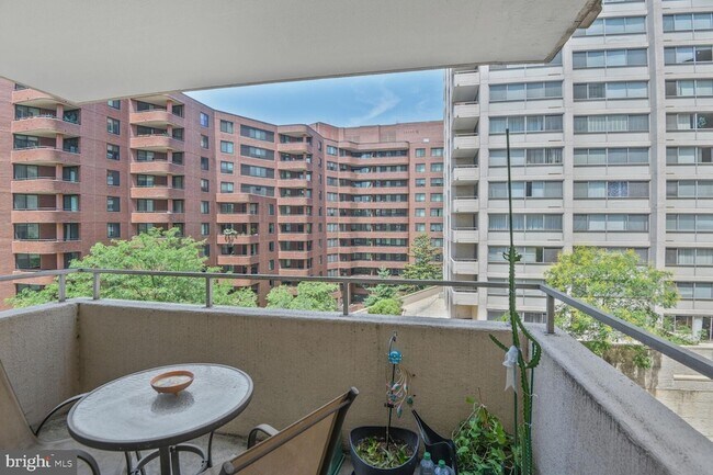 Building Photo - 4515 Willard Ave