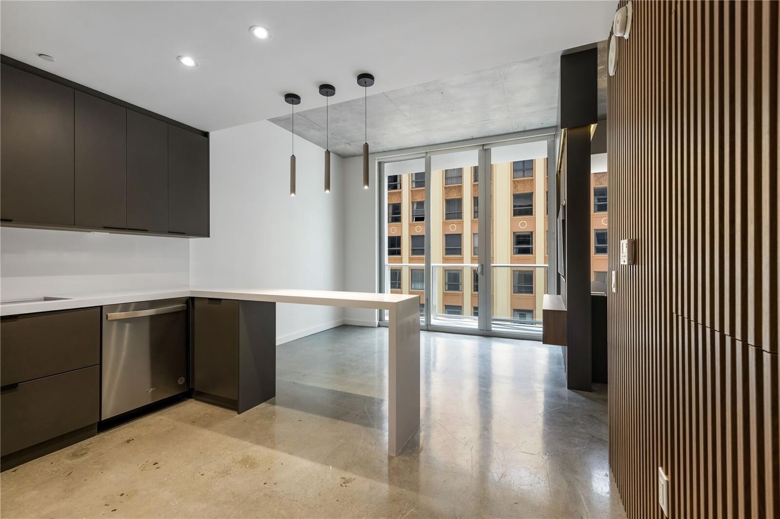 Building Photo - 151 SE 1st St