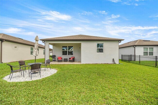 Building Photo - 9412 SW 53rd Pl
