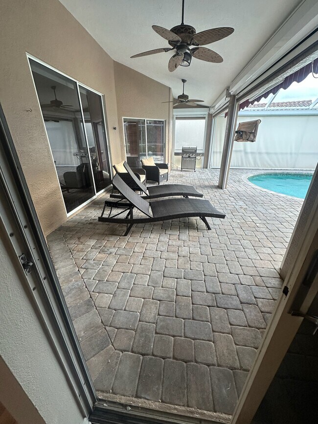 Building Photo - 8960 Huntington Pointe Dr