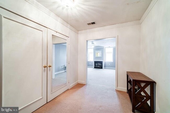 Building Photo - 1017 Queen St