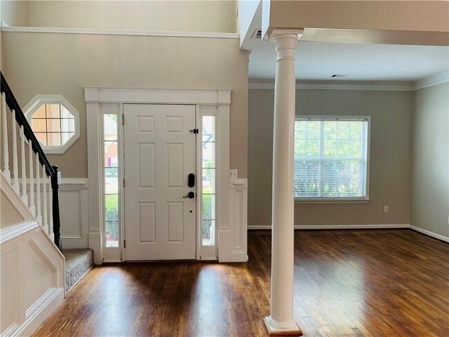 Building Photo - 2020 Chelton Way SE