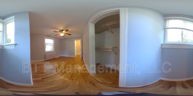Building Photo - 8400 Greenwood Ave