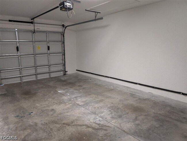 Building Photo - 4405 SW 8th Ct