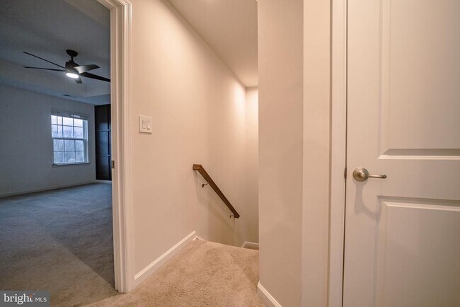 Building Photo - 9816 Cedarmass Cir