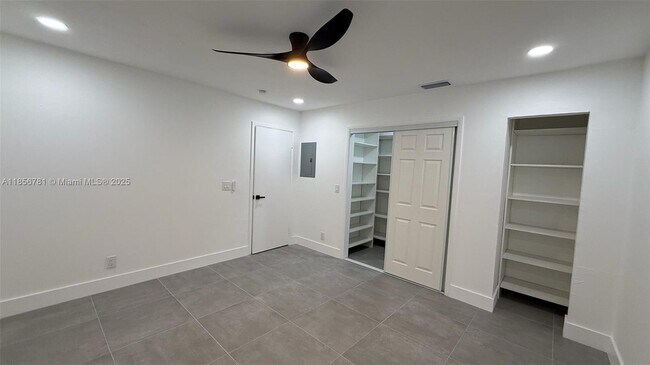 Building Photo - $3,050MONTHLY;315 N 26TH AVE #417 HOLLYWOO...