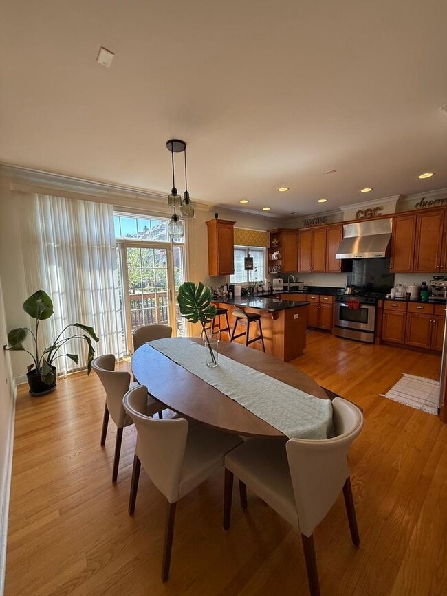 Building Photo - 2007 Alta Vista Ct