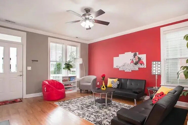 Building Photo - Room in House on Dubois Court