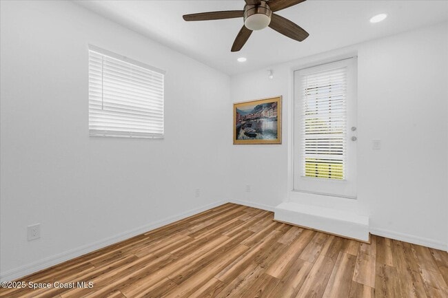 Building Photo - 118 S Indian Cir