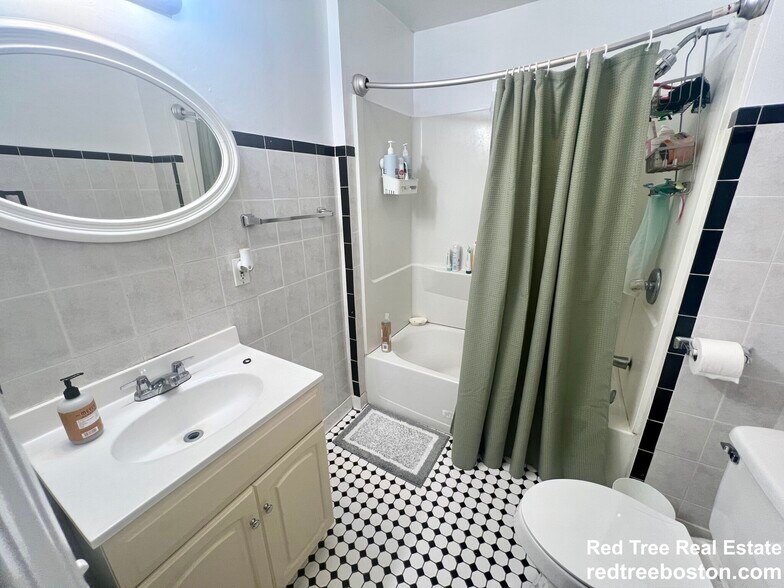 Building Photo - 62 Egmont St