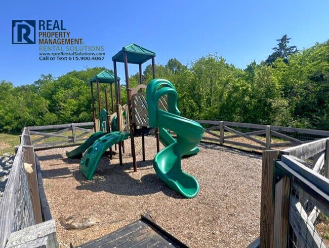 Building Photo - Great 4 bd 2.5 ba with attached garage and large deck!