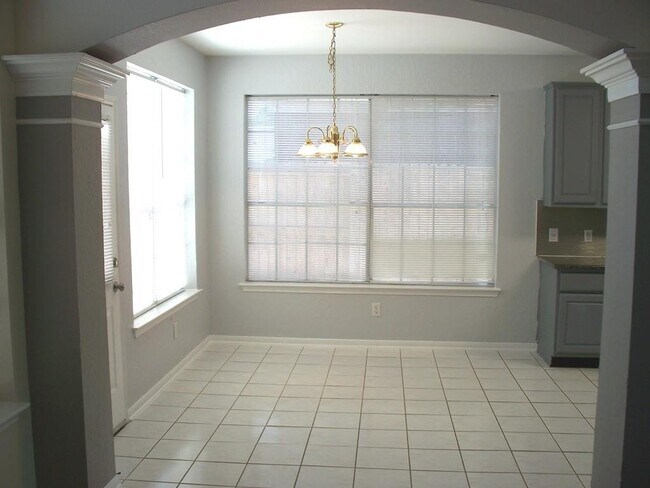 Building Photo - 20736 Fawnbrook Ct