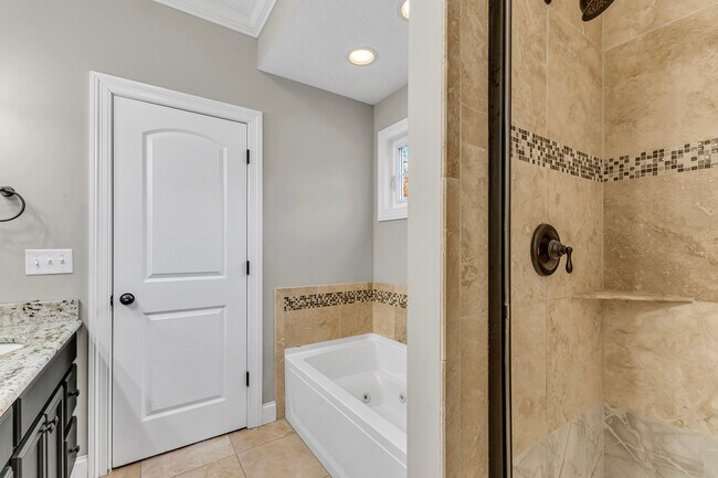 Building Photo - 345 Kenilworth Rd